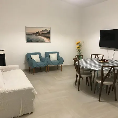 Dana Villa *